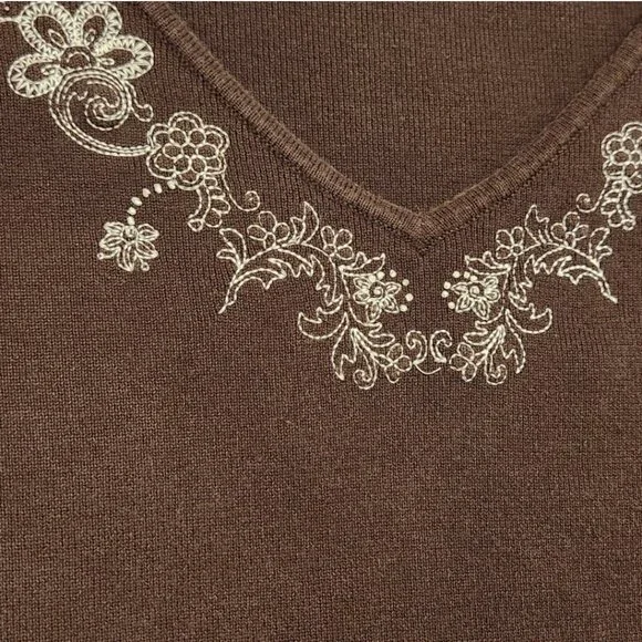 Ann Taylor LOFT Floral Embroidered Top - Picture 4 of 7